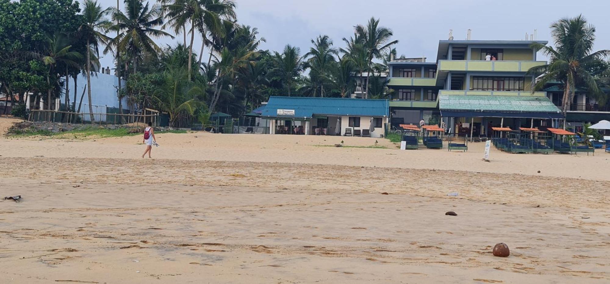 Thiranagama Beach Hotel Hikkaduwa Extérieur photo