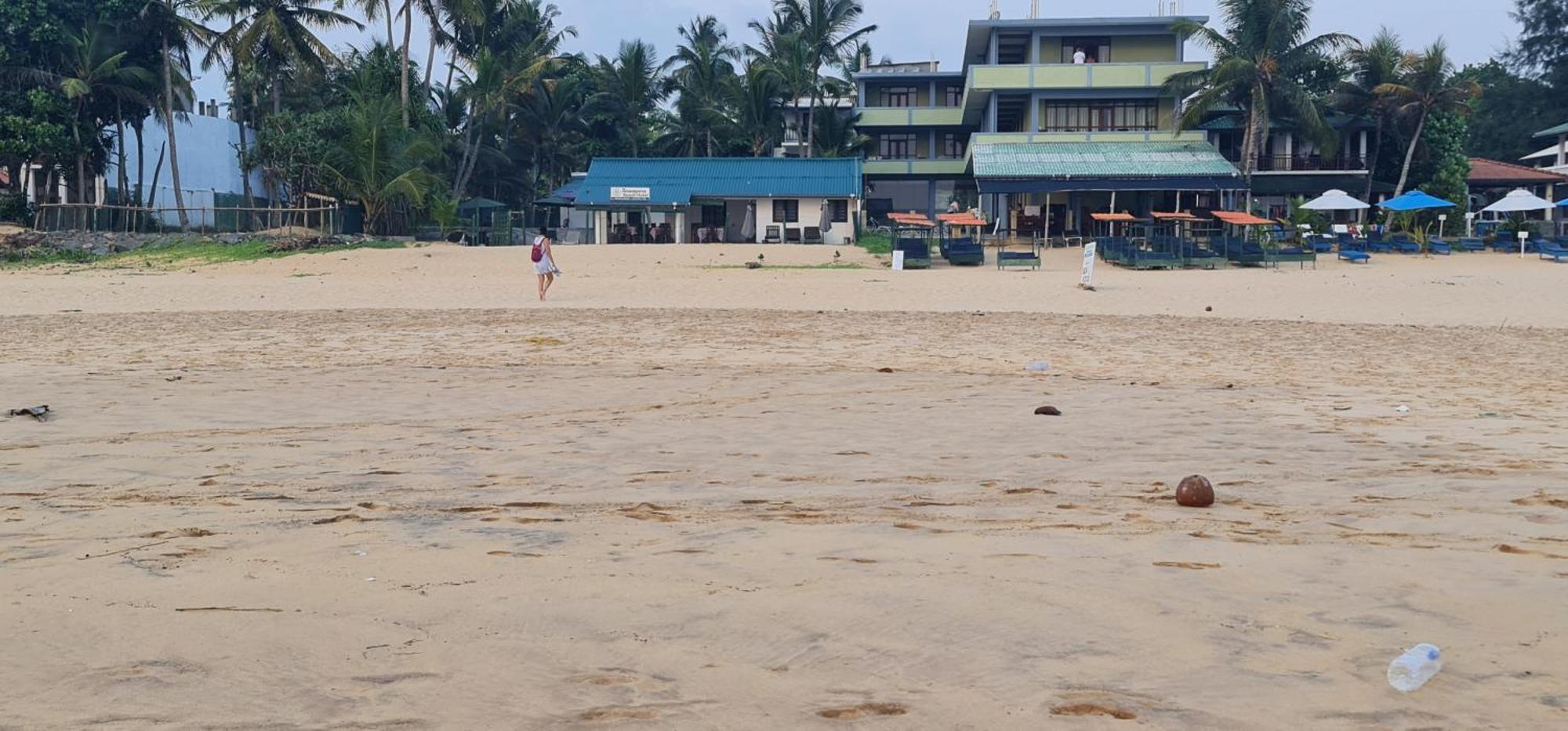 Thiranagama Beach Hotel Hikkaduwa Extérieur photo