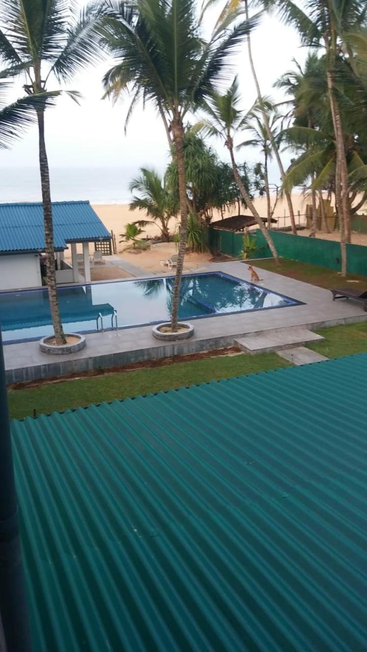 Thiranagama Beach Hotel Hikkaduwa Extérieur photo
